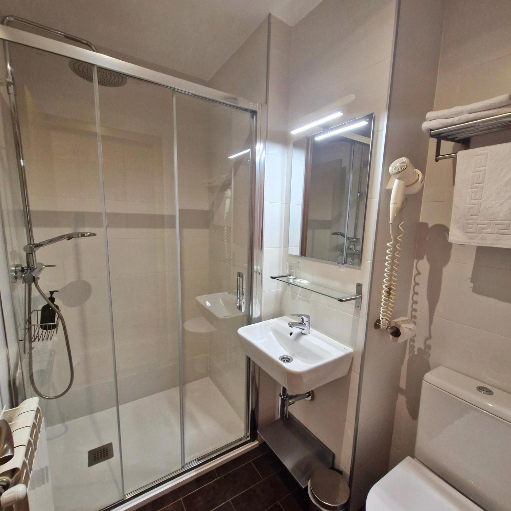 Hotel Dabeleira Луарка Екстериор снимка